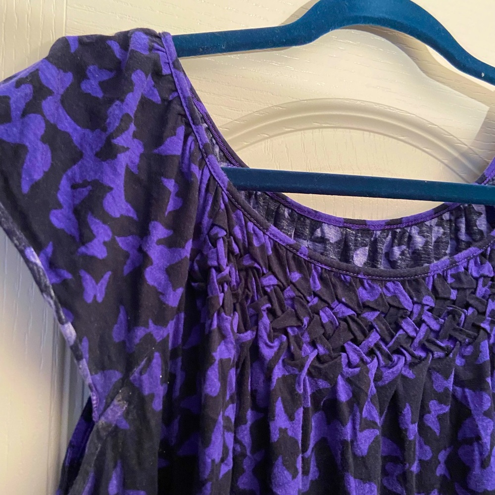 Loft butterfly cap sleeve top size M
